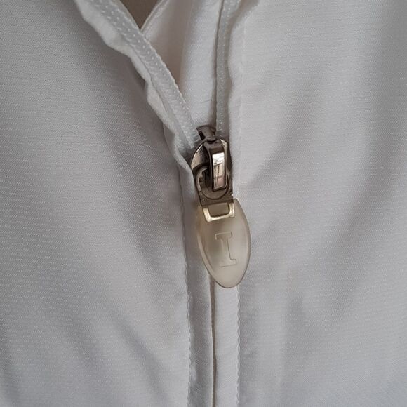 Izod woman's black and white lightweight jacket. - Picture 5 of 10